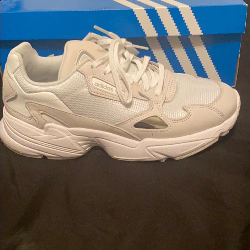 Adidas Falcon